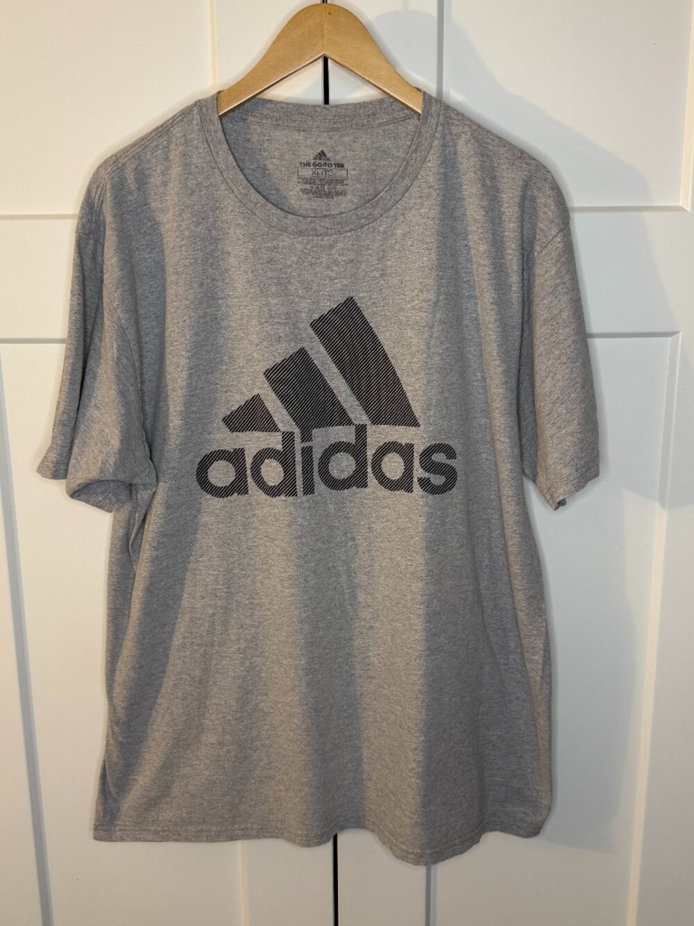 Adidas The Go-To Tee Men's Gray Cotton Short Sleeve Regular Fit T-Shirt Size XL